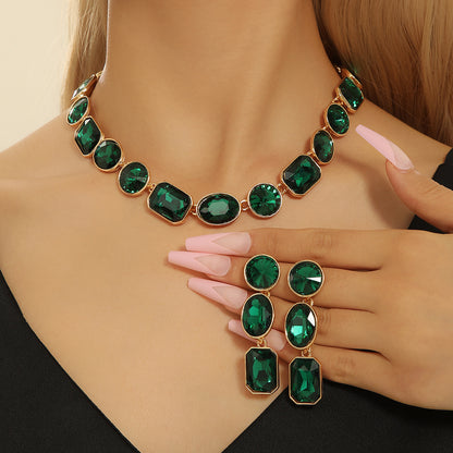 Luxurious Style Antique Style Gems Necklace For Women