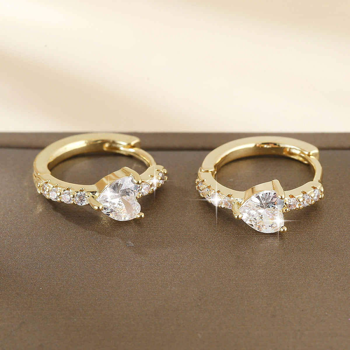 European And American Style Luxury Love Round Ear Clip