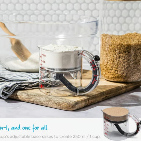 One-piece Adjustable Measuring Cup