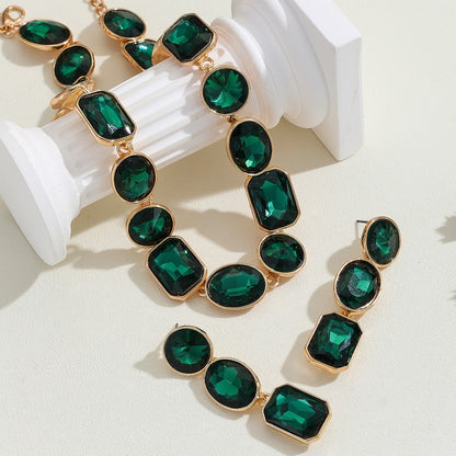 Luxurious Style Antique Style Gems Necklace For Women